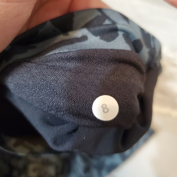 Lululemon Hot To Street Crop leggings. Grey and black patterns. 21 1/2". Size 8. - Picture 7 of 15